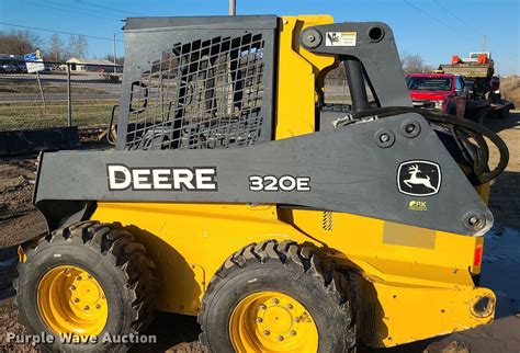 skid steer 3200 working load|john deere 320e skid steer.